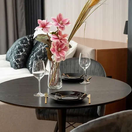 Luxury Sikorskiego Close To Wroclaw's Market Square By Renters Prestige Lejlighed