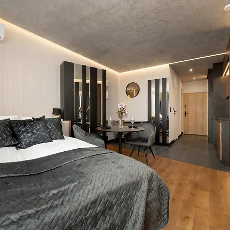 Luxury Sikorskiego Close To Wroclaw's Market Square By Renters Prestige 아파트